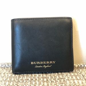 Men’s Burberry wallet